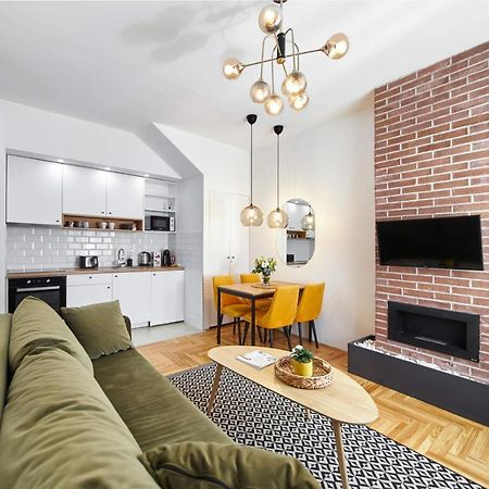 Modern Living Apt - Emberly - Private Parking Nowy Sad Zewnętrze zdjęcie